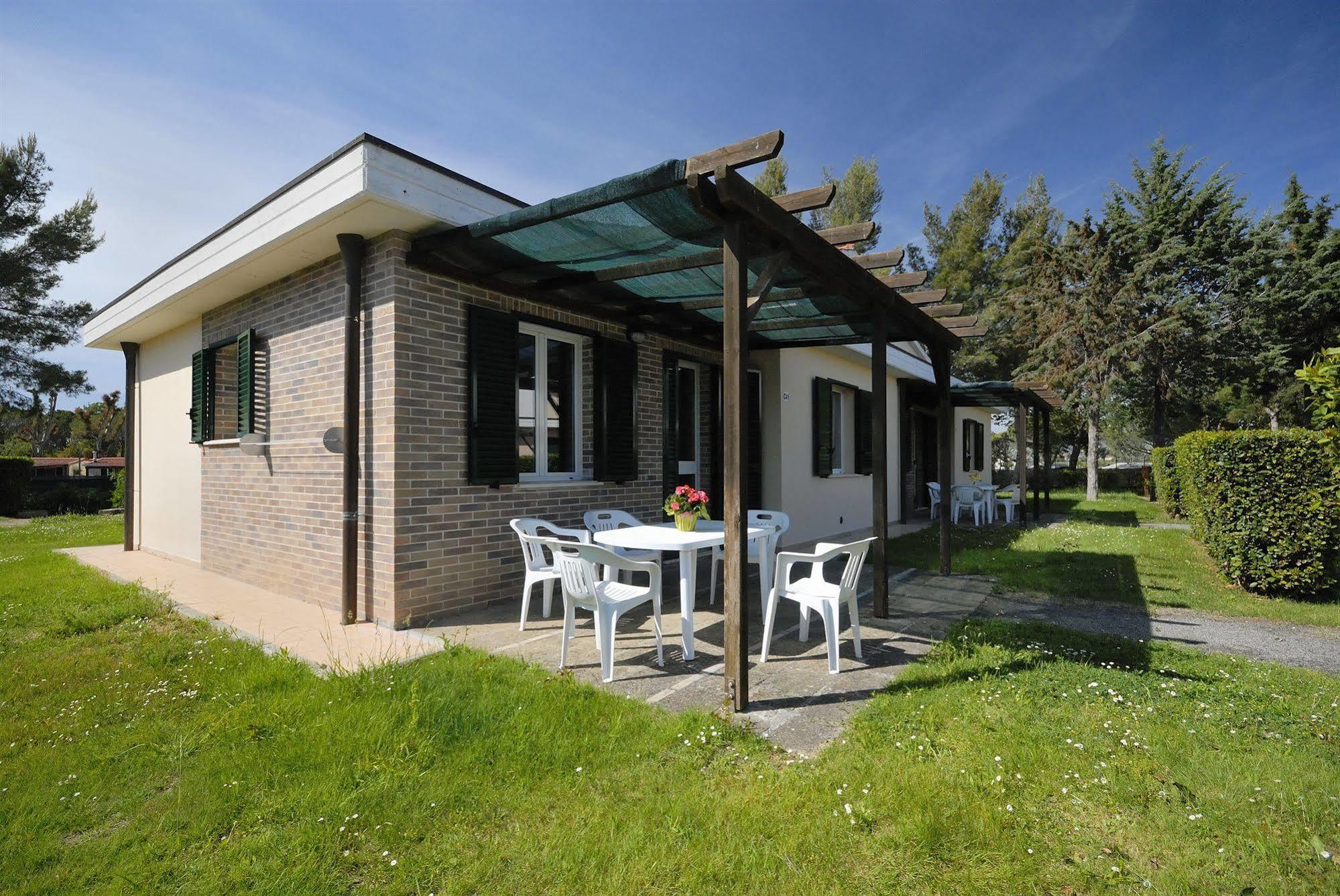 Villaggio Turistico La Cecinella Marina di Cecina Esterno foto